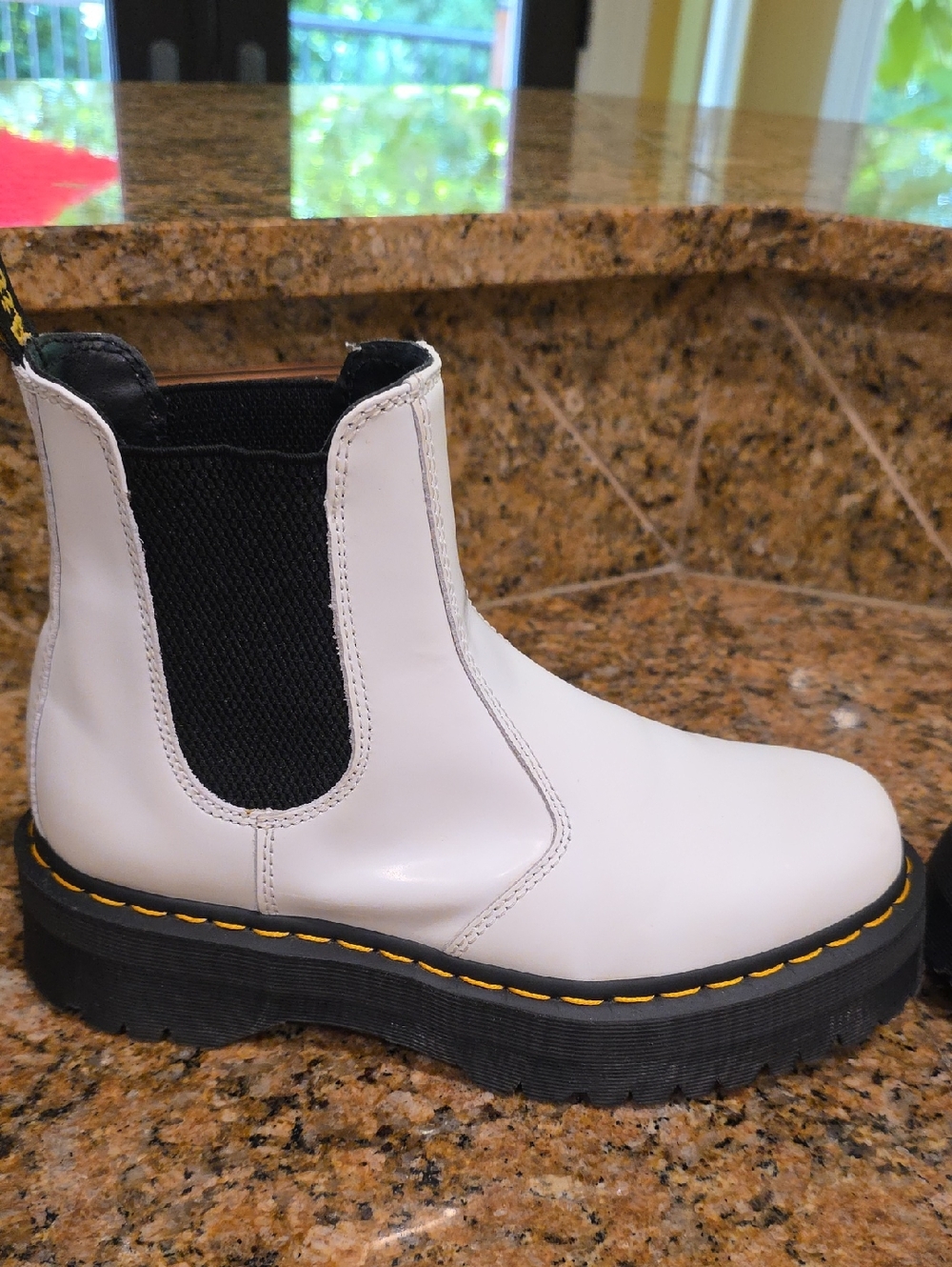 Dr. Martens Platform Chelsea Boots - M8/L9 - Picture 5 of 12